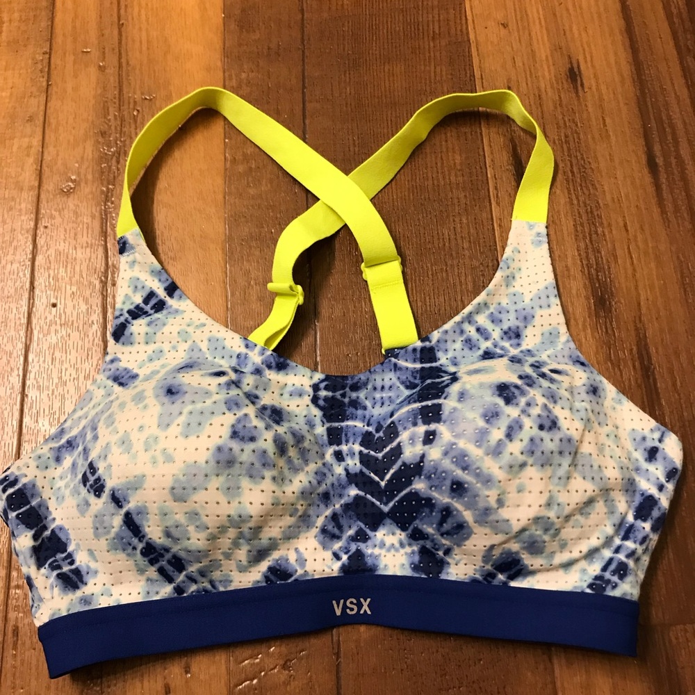 Victoria’s Secret sports bra Size 32C